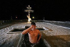 Jégfürdő vízkeresztkor Oroszországban