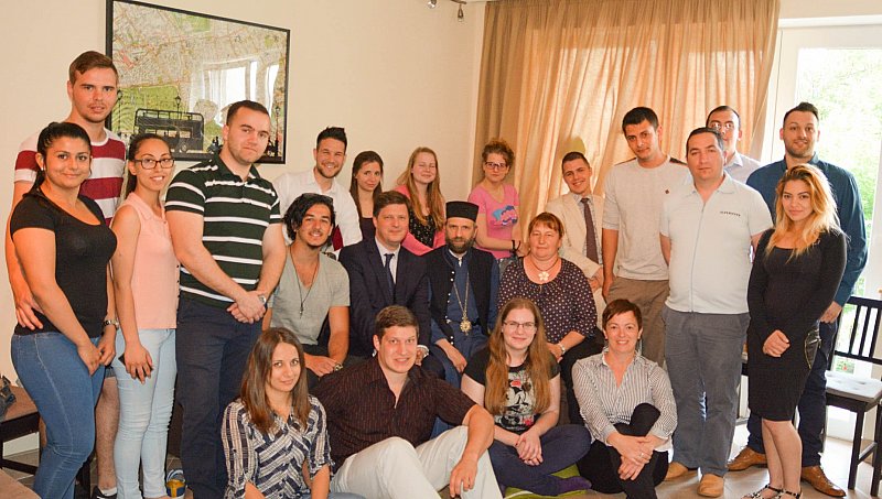 Nem mindennapi vendég: Habsburg Eduárd a debreceni roma szakkollégiumban