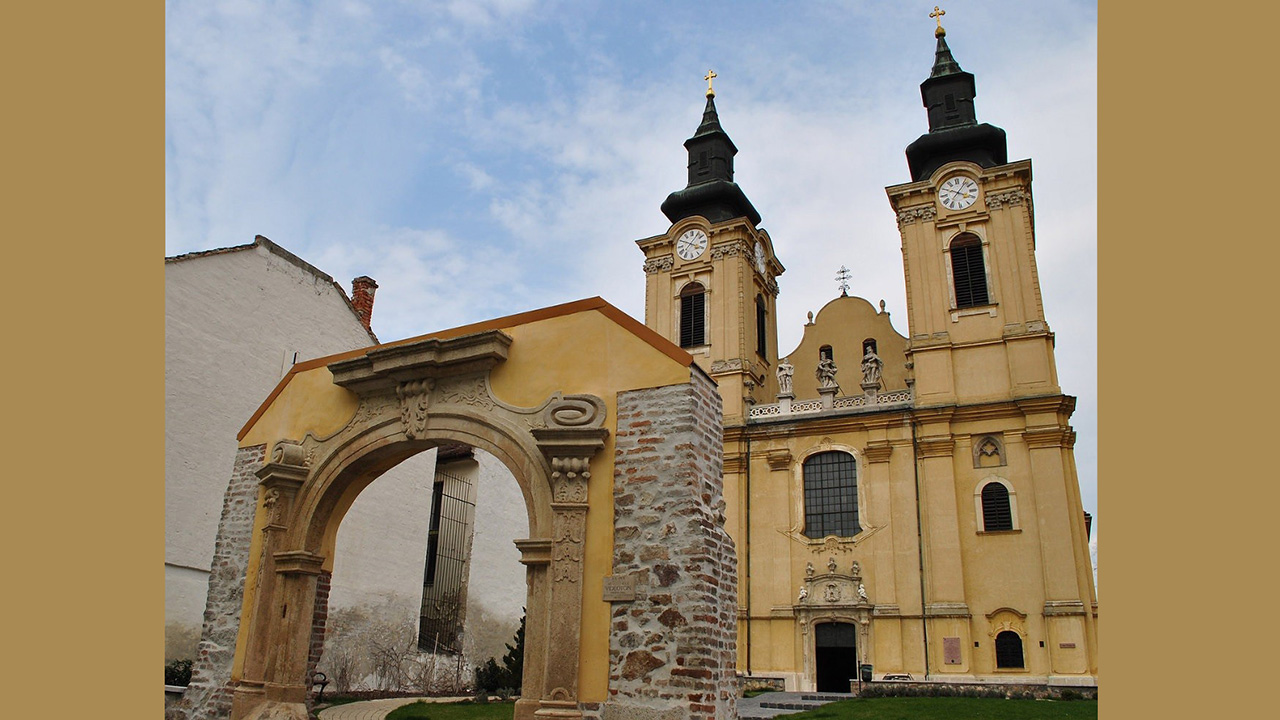 A magyar szent család tiszteletére zarándokutat alakít ki a fehérvári egyházmegye
