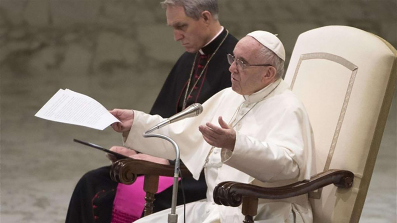 Ferenc pápa figyelmeztette a papokat: A csendeknek is fontos szerepe van a misében!