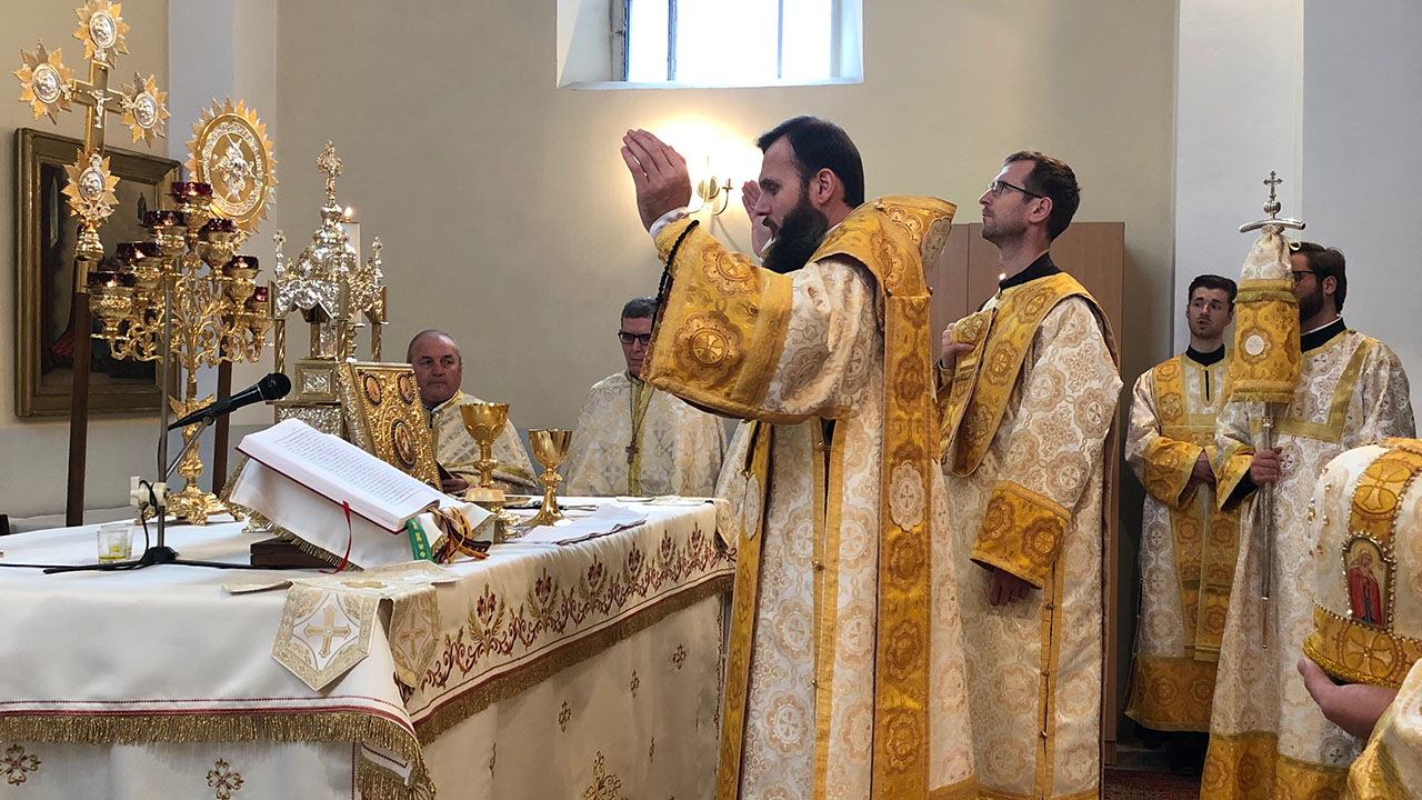 Ábel püspök: Éljetek szent családi életet! – templombúcsú Nagydoboson