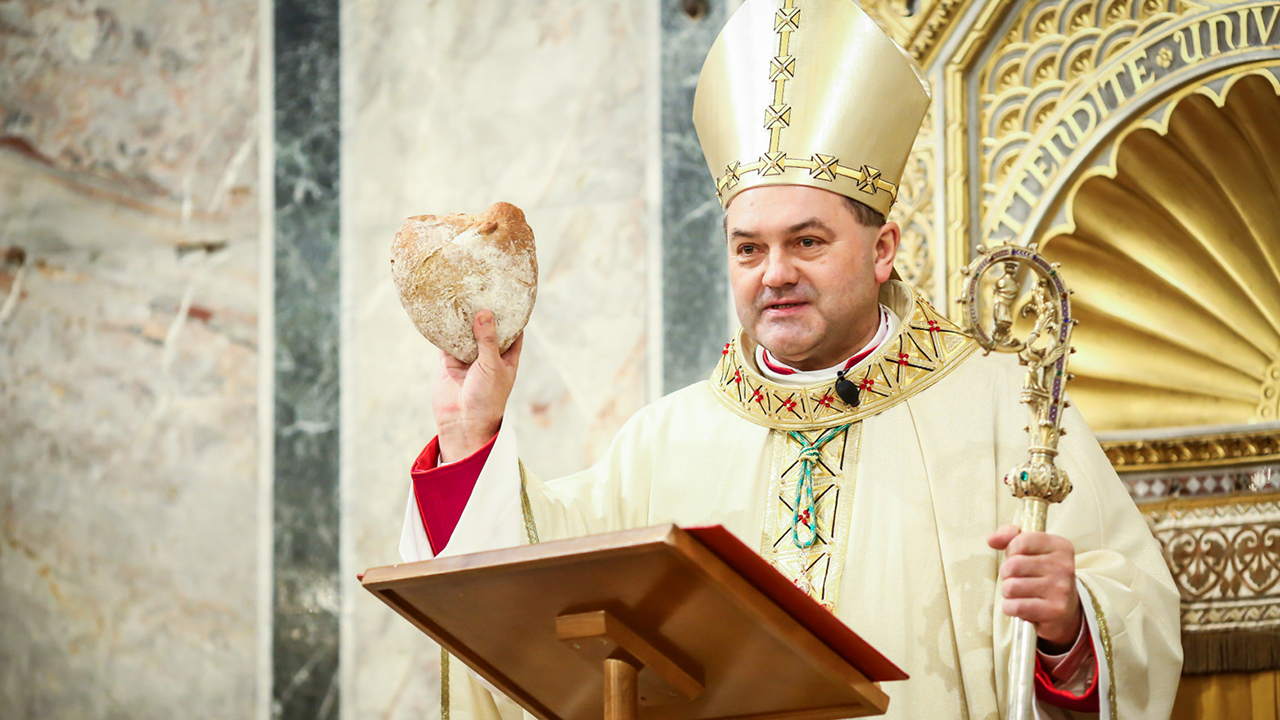 A remény kovászával – Felszentelték Felföldi Lászlót, a Pécsi Egyházmegye új megyéspüspökét