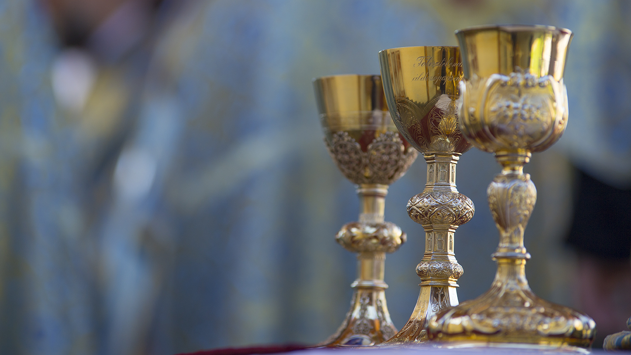 A szentáldozás alatti énekek szerepe a görögkatolikus liturgiában – dr. Ivancsó István atya írása