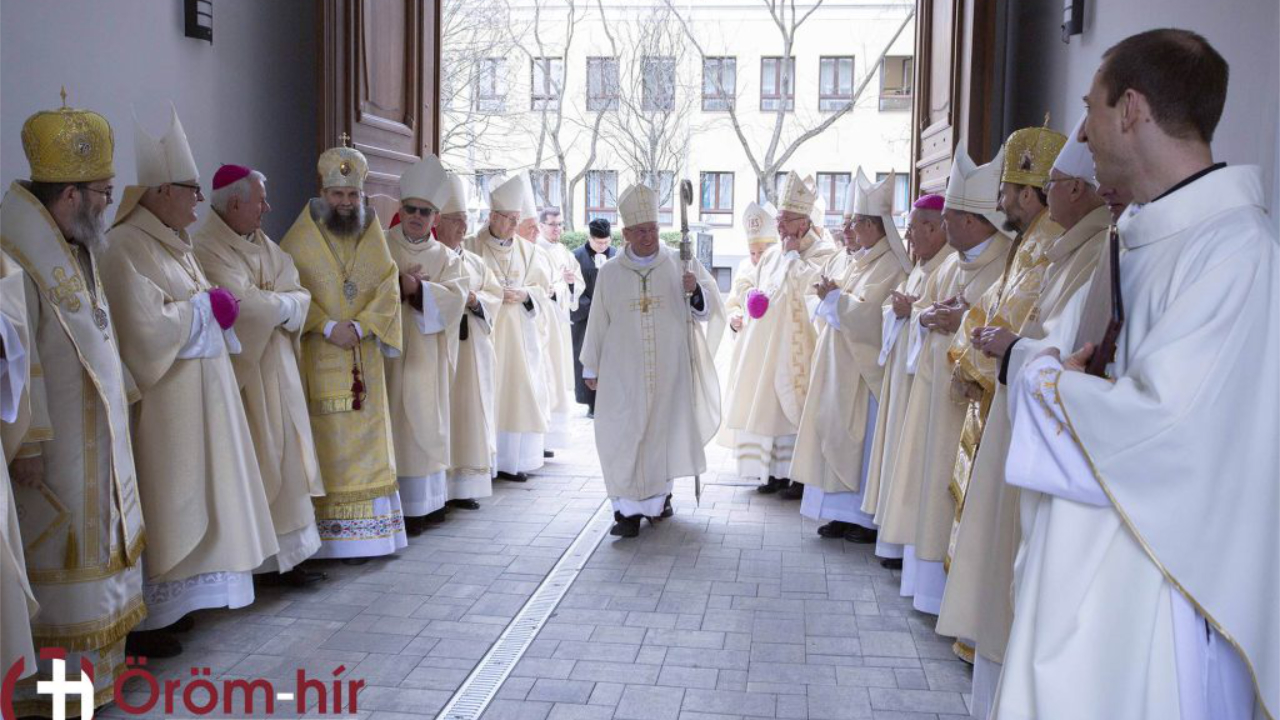 Nagy családban ünnepelték Palánki Ferenc megyéspüspök atya 60. születésnapját a debreceni Szent Anna-székesegyházban
