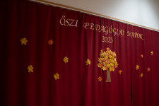 Kép szöveg