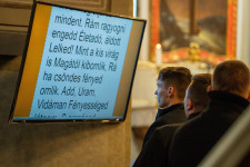 Kép szöveg