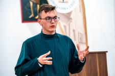 Kép szöveg