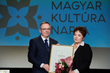 Kép szöveg