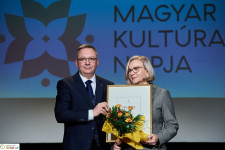 Kép szöveg