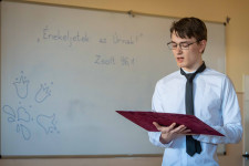 Kép szöveg