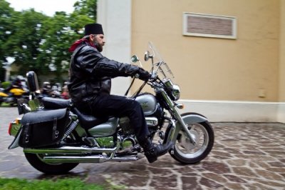 Kik azok a görögkatolikus motorosok?