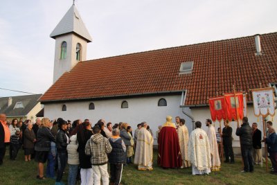 Templombúcsú egy görögkatolikus cigány templomban