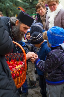 Az Angyalok Kertje görögkatolikus óvoda kántálása a püspökségen