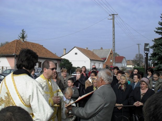 Búcsú és a külsőleg felújított templom megáldása Kálmánházán