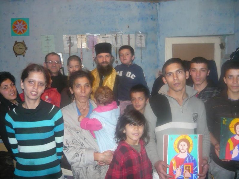 Házszentelés hajdúdorogi roma családoknál