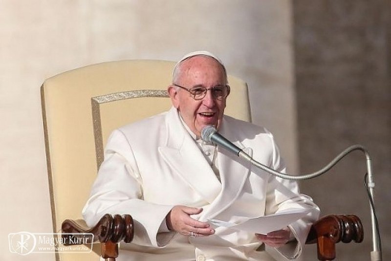 Ferenc pápa: Ne fordítsunk hátat, legyünk Isten irgalmasságának közvetítői!