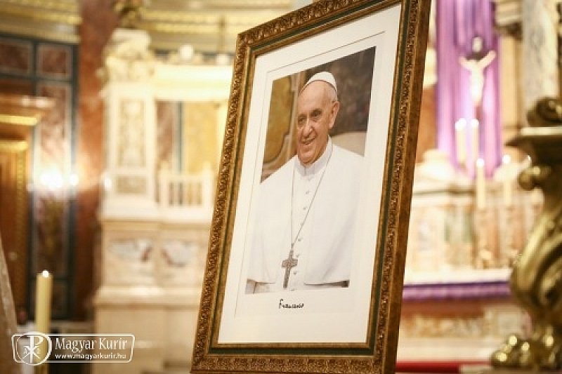 A három éve megválasztott pápáért adtak hálát Budapesten 