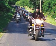 Motoros zarándoklat: motoroztunk – imádkoztunk – és ismét motoroztunk