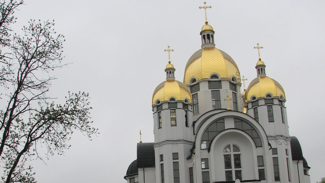 Sandri bíboros elviszi Ukrajnába Ferenc pápa békeüzenetét