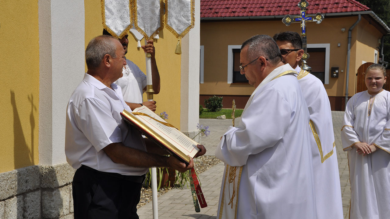 Búcsú a Nyírbátori templomban – képriport