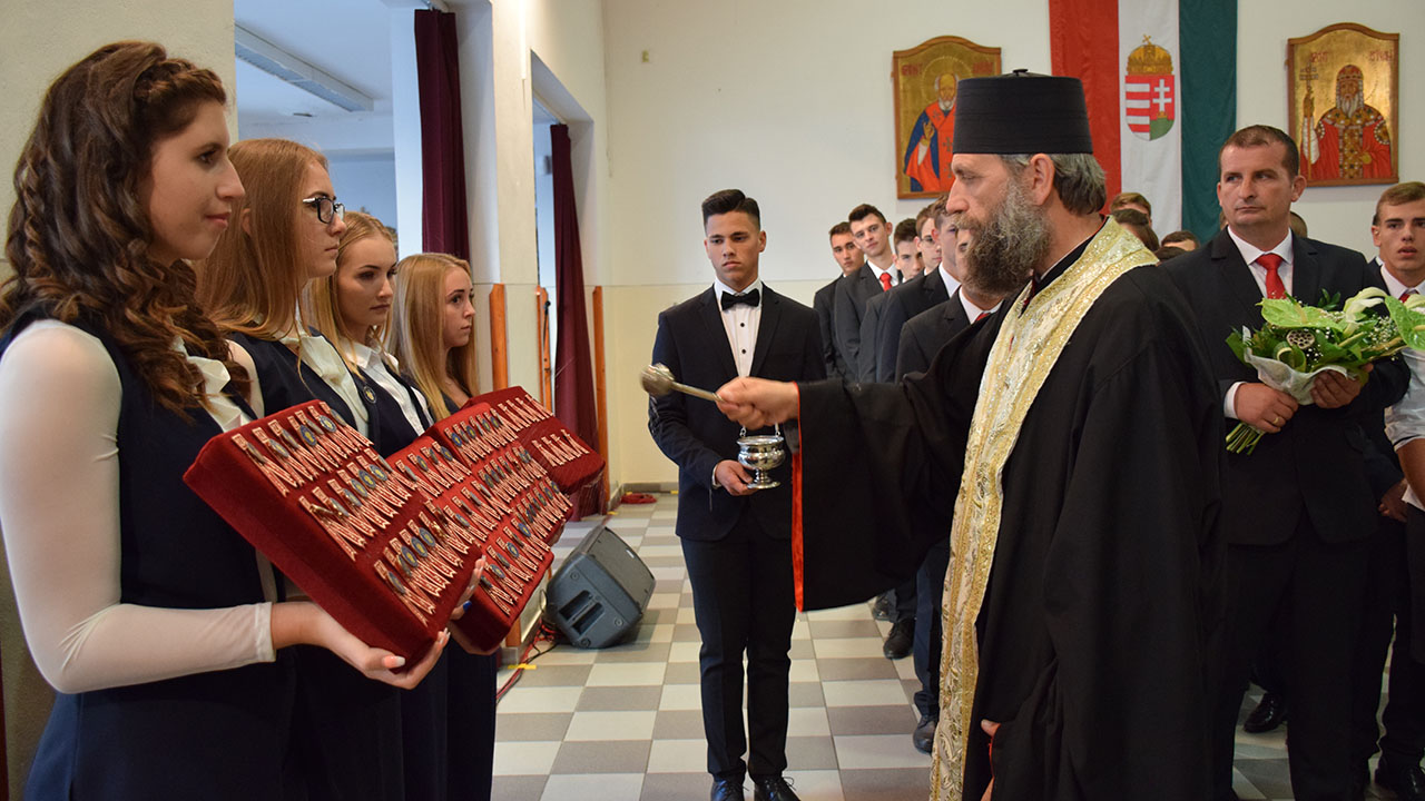 Szalagavató a hajdúdorogi Szent Bazil középiskolában