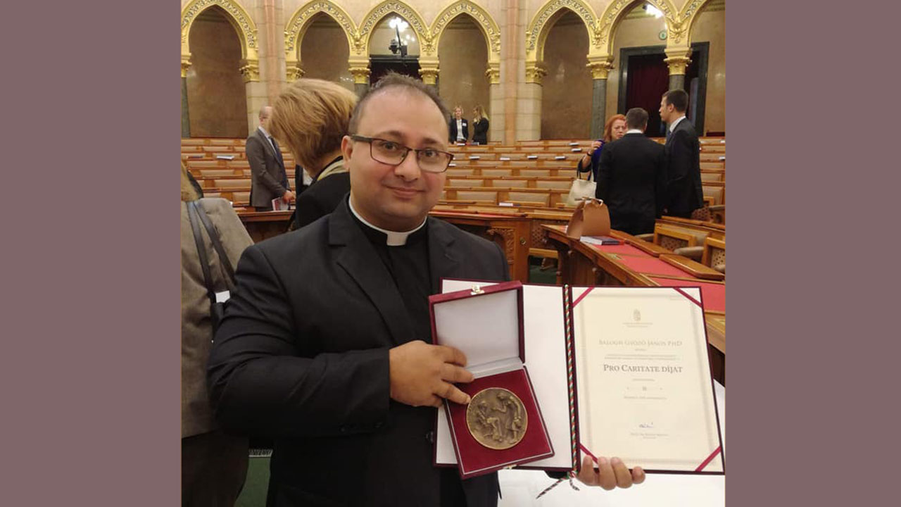 Pro Caritate-díjat kapott Balogh Győző János rakacai parókus