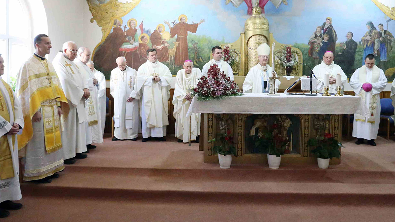 Névadó ünnepséget tartottak a nyíregyházi papi szociális otthonban