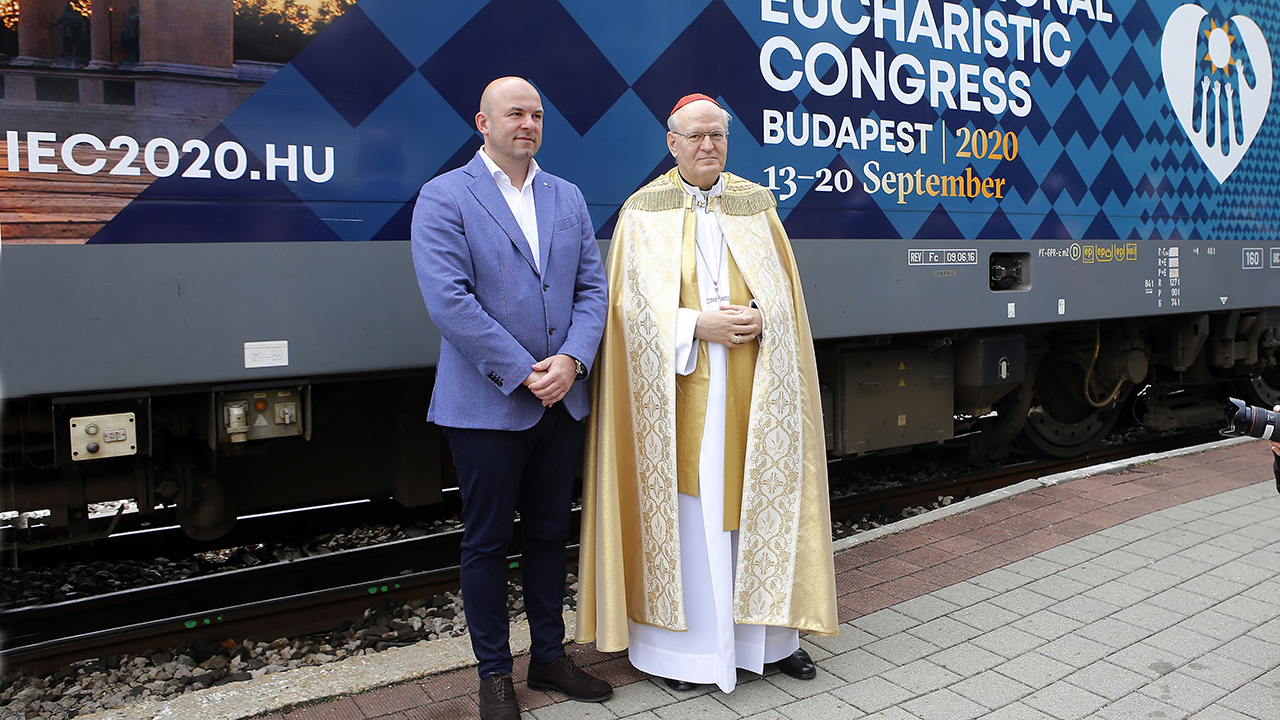 Mozdony viszi országszerte hírét a Nemzetközi Eucharisztikus Kongresszusnak