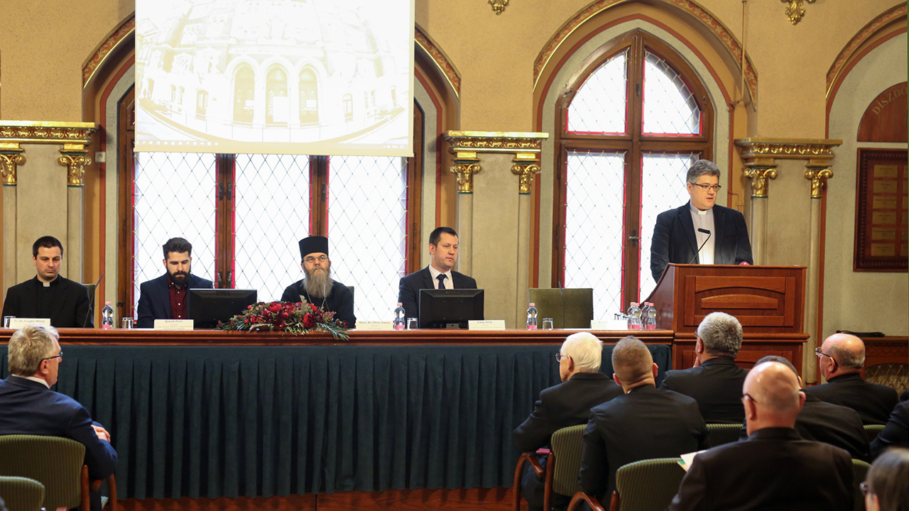 Prófétai felelősséggel – Konferenciát rendeztek Budapesten az MKPK szociális körleveleiről