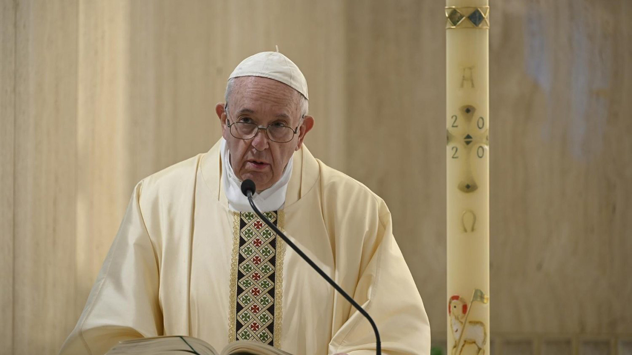 A pápa a diákokért és a tanárokért imádkozott a szerda reggeli szentmisében