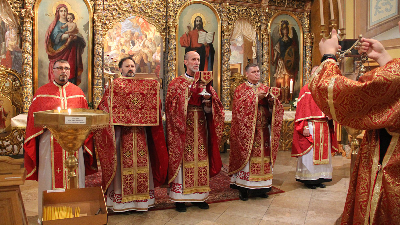 Szent Liturgiát végeztek Máriapócson Milan Šášik munkácsi püspökért