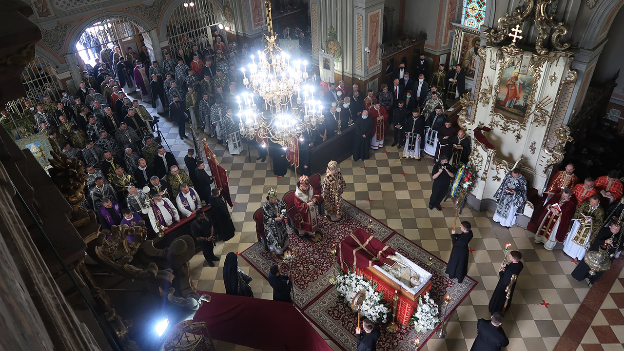 Eltemették Milan Šašik püspököt – Kocsis Fülöp metropolita és Szocska Ábel püspök a helyszínen vett végső búcsút a Munkácsi Egyházmegye főpásztorától