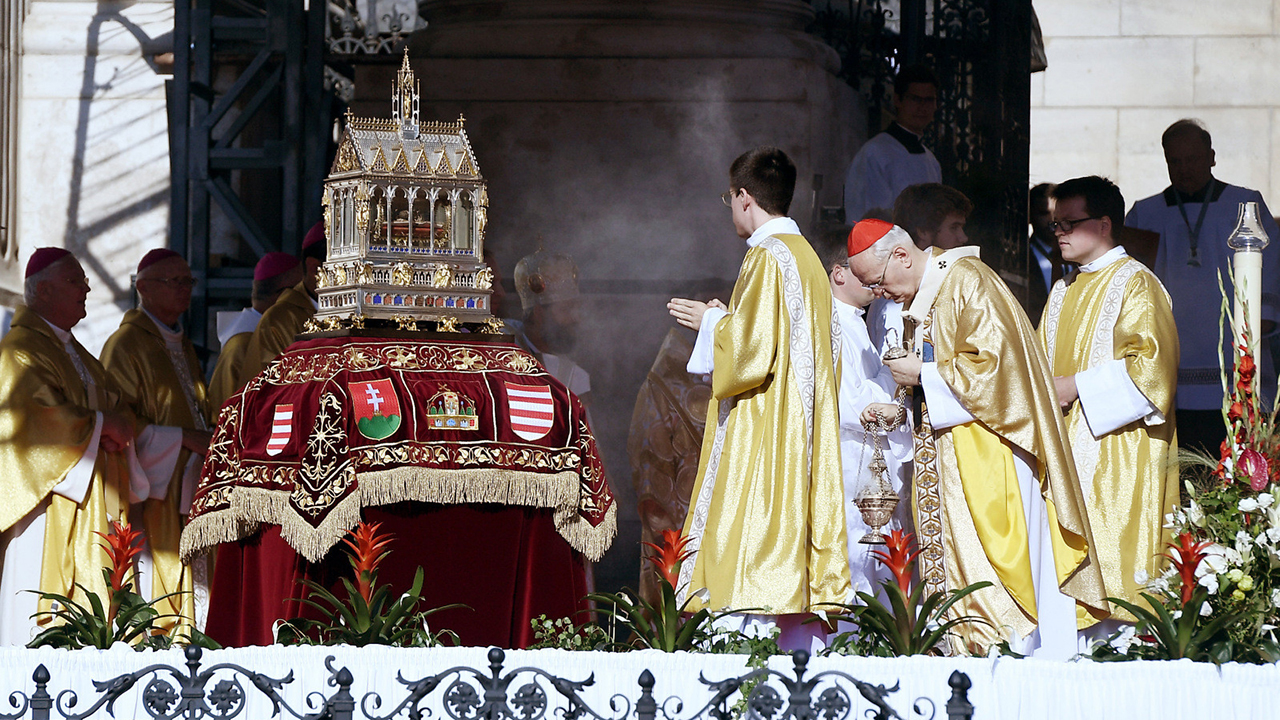 Augusztus 20. – A Szent István-bazilikában tartják a szentmisét