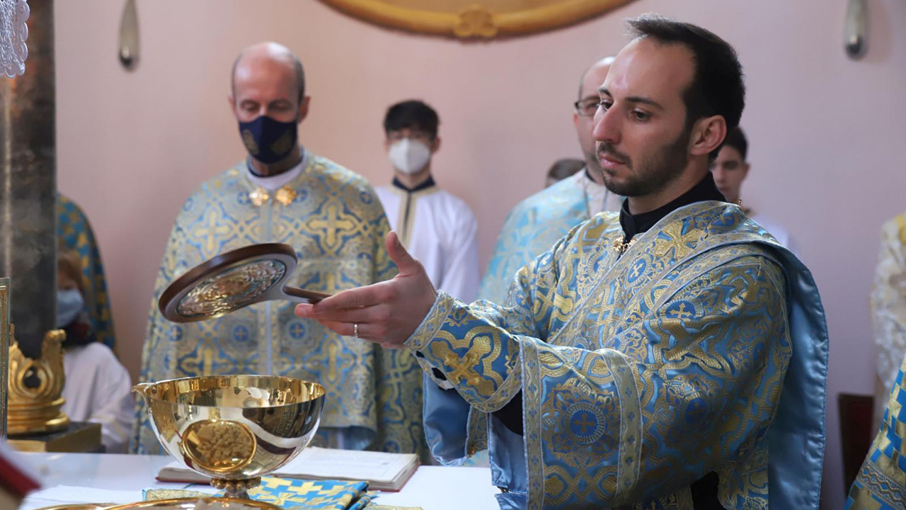 A szent rendbe fogadva – diakónussá szentelték Domokos Zsoltot