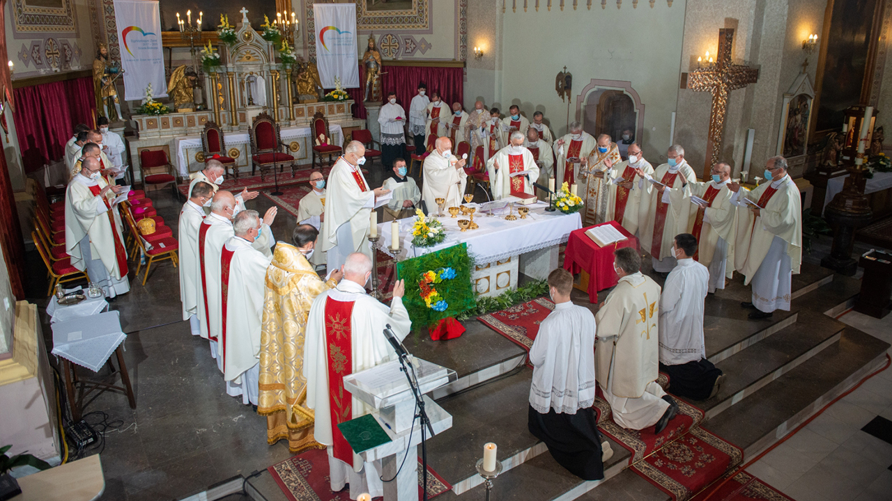 Egyházmegyei zsinat és nemzetközi püspöki konferencia a vajdasági Nagybecskereki Egyházmegyében
