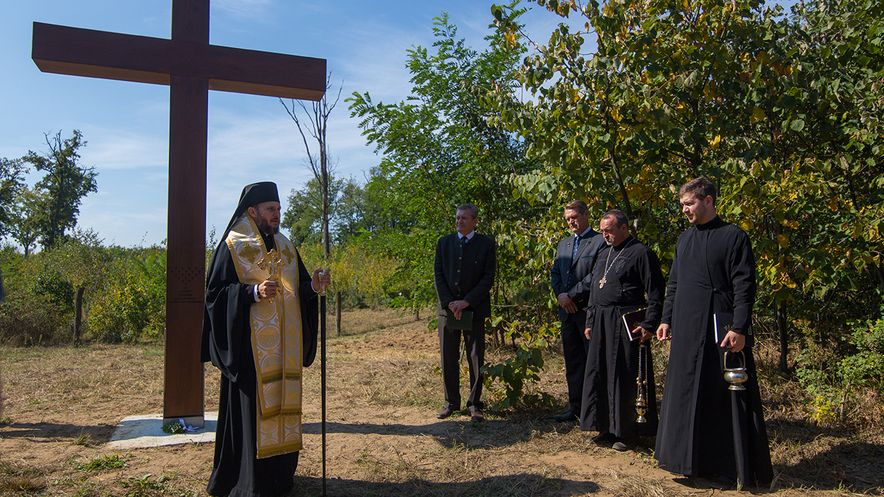 Ez a kereszt Isten jelenlétét hirdeti életünkben – Eucharisztikus emlékkeresztet állítottak a Sóstói-erdőben