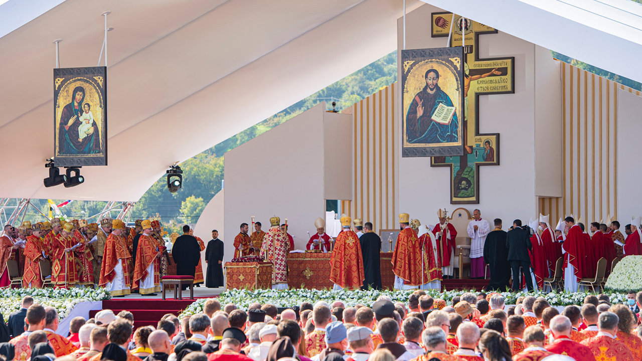 Ferenc pápa homíliája Eperjesen: Milyen gyakran szeretnénk diadalmas kereszténységet!