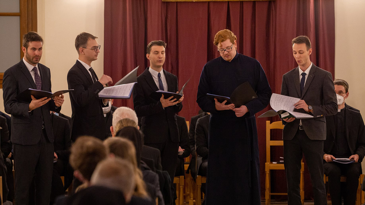 Papok és kispapok adtak adventi koncertet a római Német-Magyar Kollégiumban