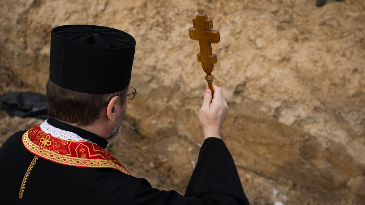 „Istenem! Mit jelent szeretni téged és felebarátomat?” – Görögkatolikus gyászszertartás Bucsában