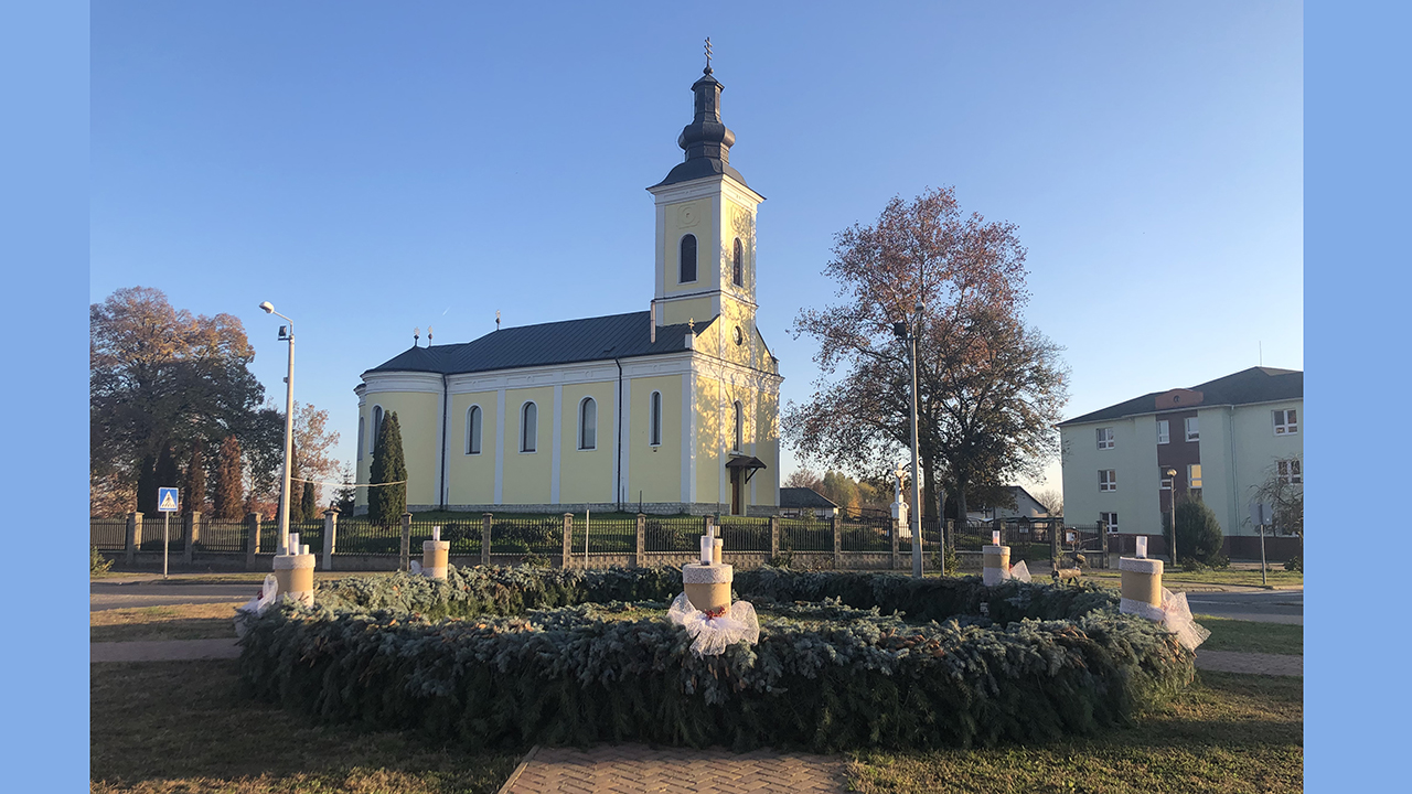 Harmadik éve építik meg az ország egyik legnagyobb adventi koszorúját Nyírlugoson