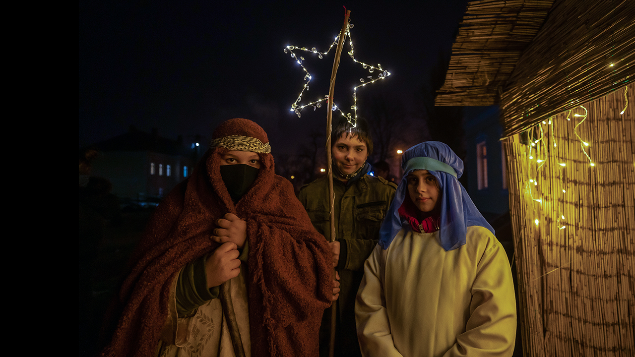 Betlehemezés, csillagjárás, kántálás – a nyírlugosi iskola a karácsonyi kántálás versenyt hirdet kép