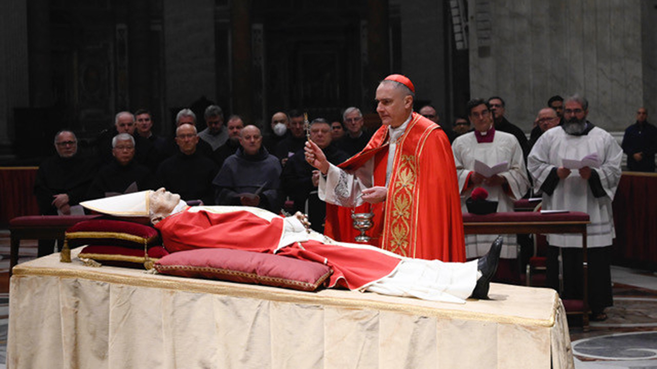 Információk XVI. Benedek emeritus pápa temetéséről