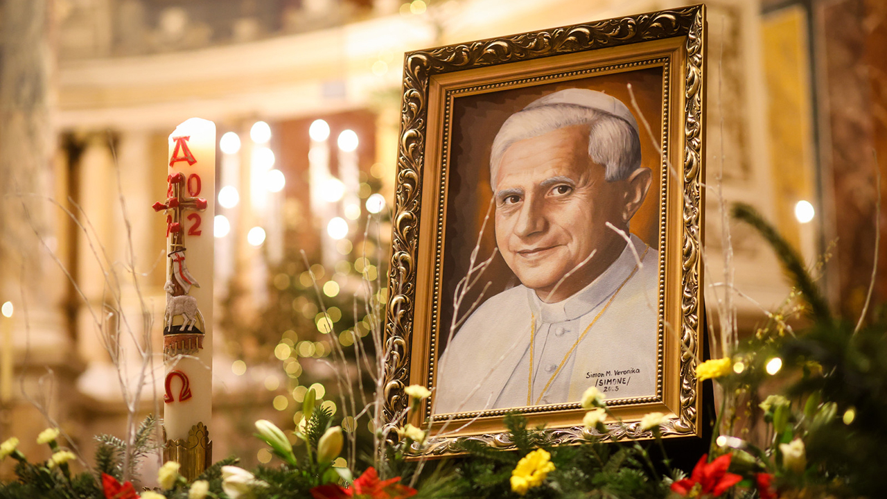 Az igazság munkatársa volt – Gyászmisét mutattak be a püspöki konferencia tagjai XVI. Benedekért