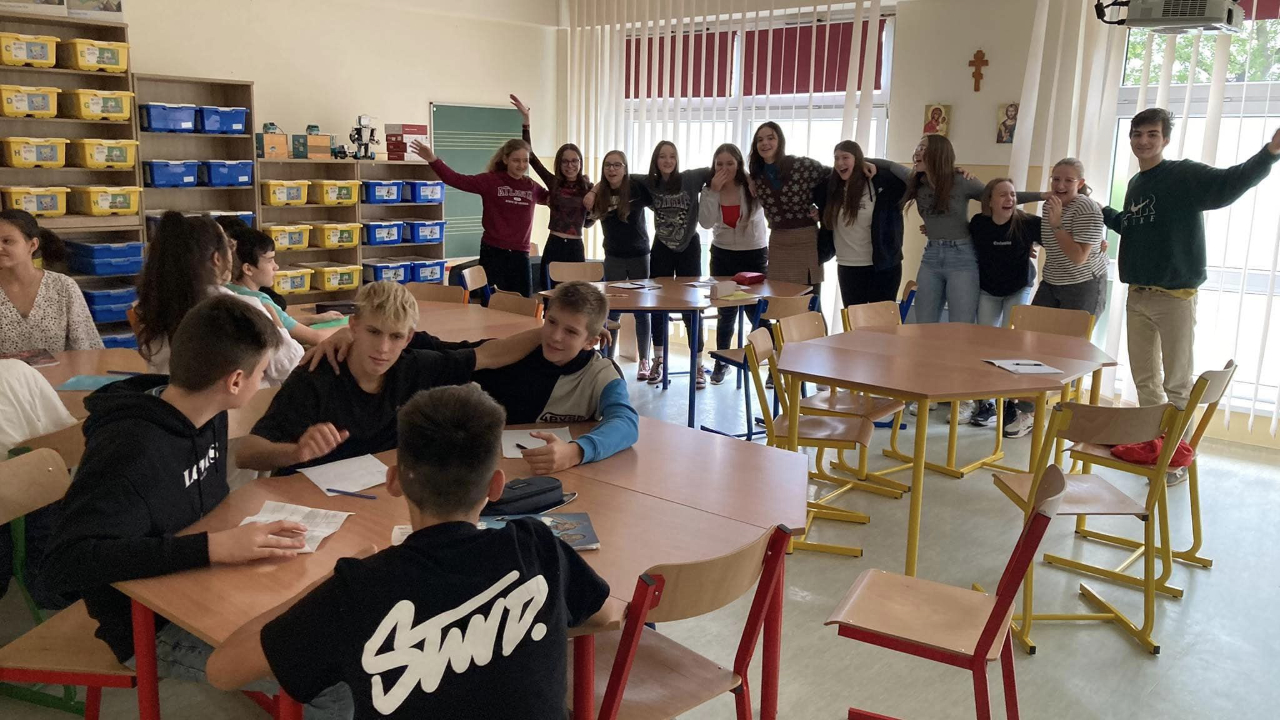 Zajlik az élet a Szent Miklós Görögkatolikus Általános Iskolában