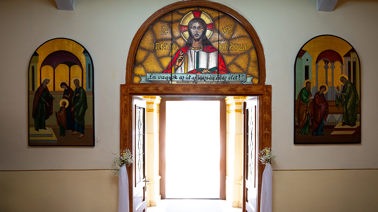 Bepillantás a nyírcsaholyi görögkatolikus templomba