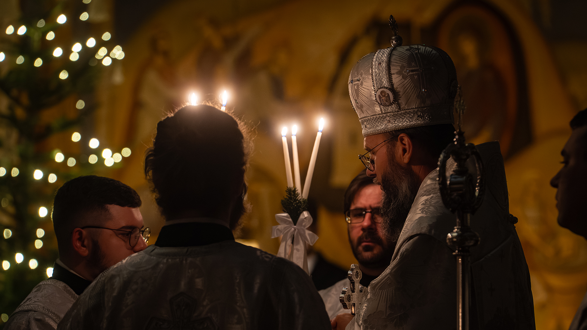 Úgy szerette Isten a világot, hogy egyszülött fiát adta – ünnepi liturgia a nyíregyházi székesegyházban