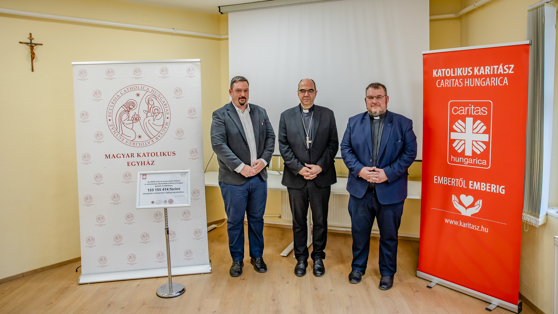 Kiemelkedő összefogás a bajban Kárpátaljának
