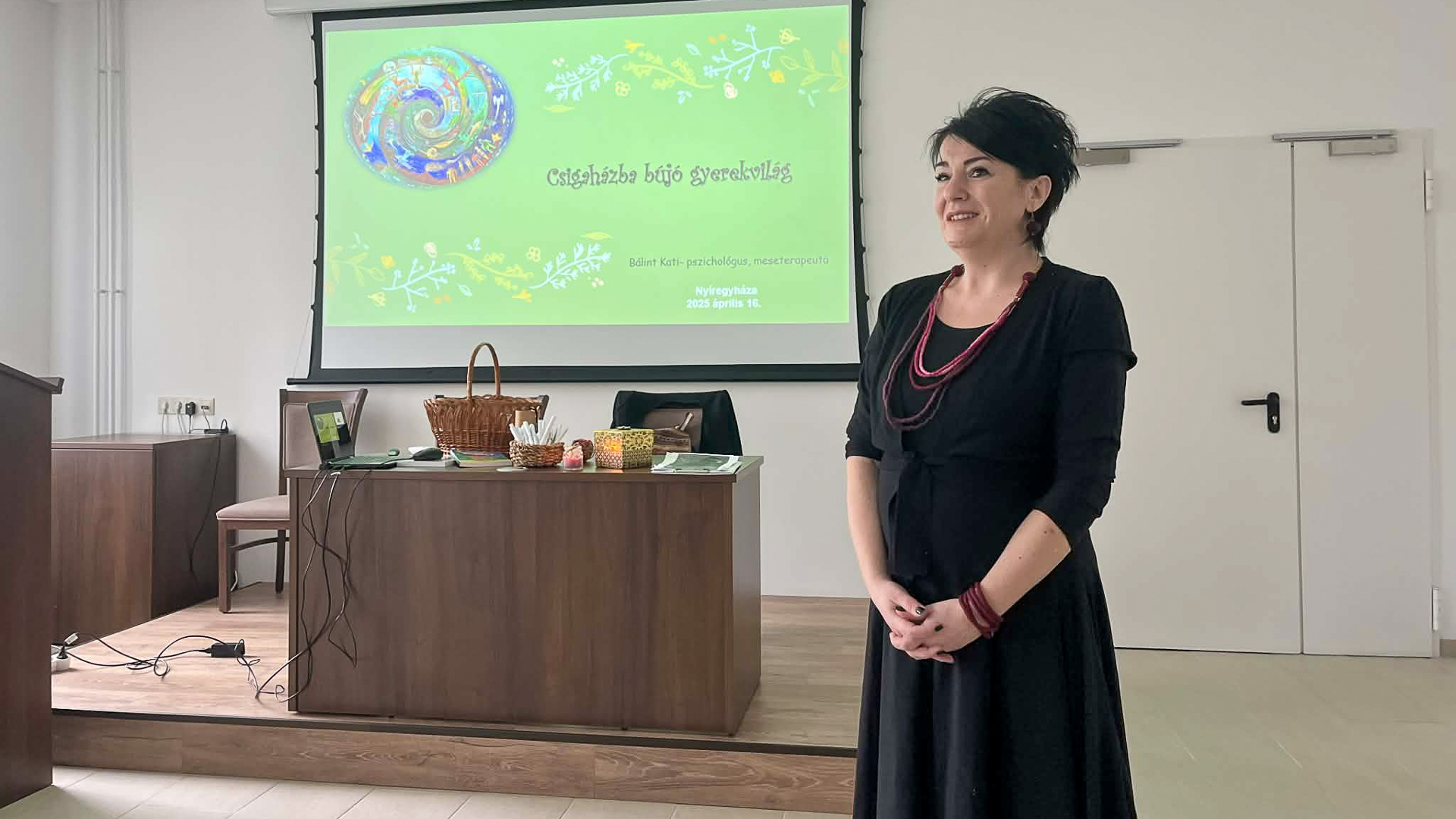 A mese, mint a rend újrateremtésének krónikája: Meseterápia a Pedagógus Akadémián